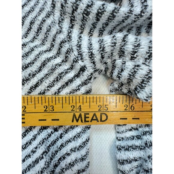 Lane Bryant Womens Chevron Knitted Sweater Size 18/20 Black Gray V-Neck Pullover - Picture 8 of 11